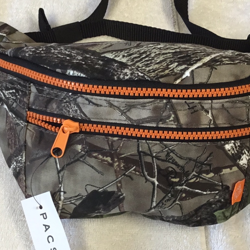 PacSun Camo Sling Bag NWT - Picture 5 of 7